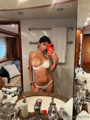 Mia Khalifa Nude OnlyFans Photos #32