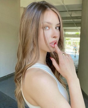 Lydia free Nude OnlyFans Photos #1