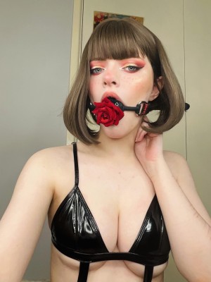 Misty Silver thecutestkittycat uSnowCrazyFrenzy Nude OnlyFans Photos #2