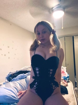 Kinzyyyy snowitsskinzy itsskinzyyyy SnowBunnyQueen Nude Leaks OnlyFans Photos #2