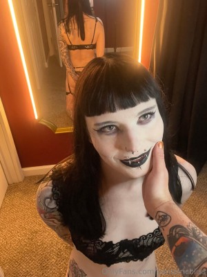 Carmilla Vampiricbliss Nude Leaks OnlyFans Photos #3