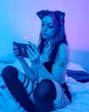 ghostxbunnie gravebunnie bunniecupcakes Nude Leaks OnlyFans Photos #1