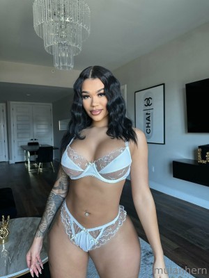 Mulan Hernandez Nude Leaks OnlyFans Photos #8