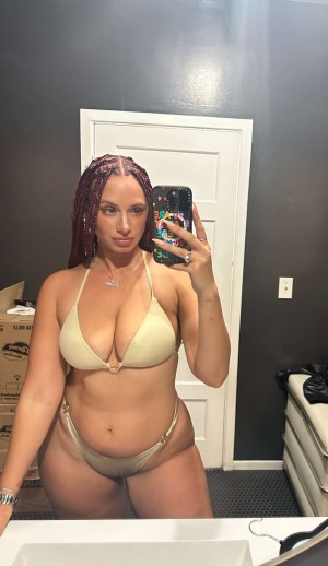 Yesjulz Nude OnlyFans Photos #8