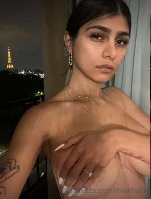 Mia Khalifa Nude OnlyFans Photos #9