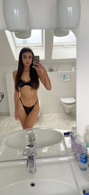 Vanessa Alessia OnlyFans Photos #8